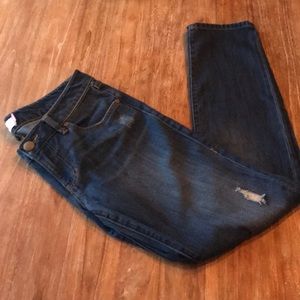 5/$40✅ 6- Cabi slim boyfriend straight leg jeans